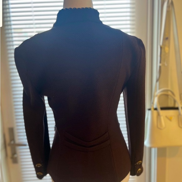 St. John Collection Tweed Blazer. In MINT condition. - Picture 6 of 8